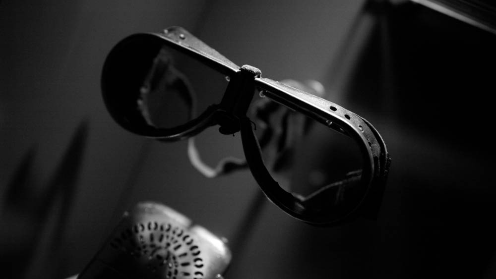 P1050827.jpg - fighter pilot goggles