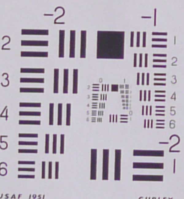 EF135mmL_f2.jpg - Canon EF 135mm f/2.0L lens at f/2.0 - just superb! (200x pixel peeping)