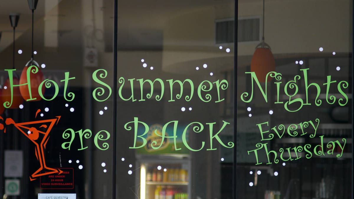 P1010732.jpg - OM 100mm f/2.8 lens at f/4?, ISO 400, 1/250th sec hand held no IS. AWB. No PS except minimal contrast adjustment.