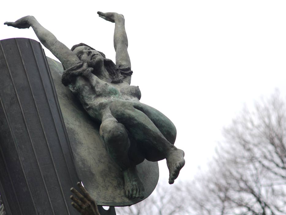 P1010770.jpg - OM 100mm f/2.8 lens at f/2.8, ISO 400, 1/200th sec hand held no IS. AWB. No PS. Very good even wide open with minimal purple fringing in such high contrast situations.