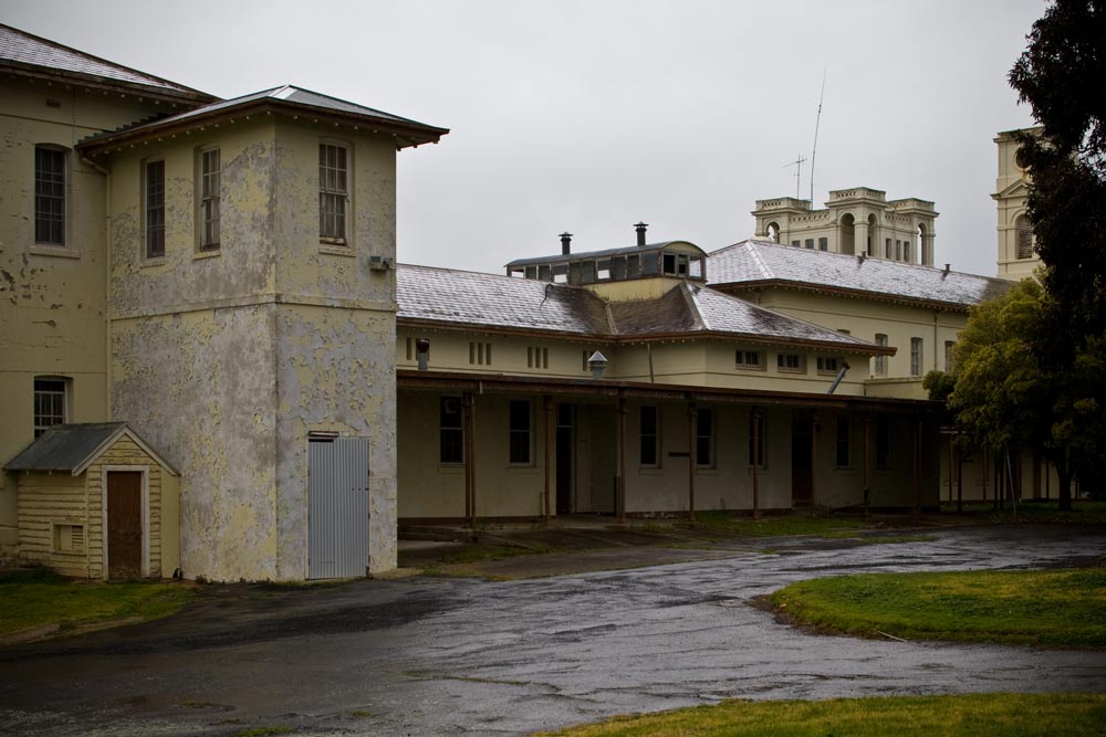 2K0C7230.jpg - asylum in the rain