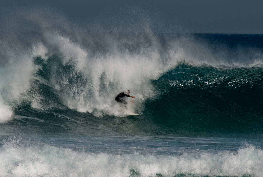 Gunammatta_GA310997.jpg - Impending doom? Surfing at Gunnamatta surf beach, Victoria, Australia.