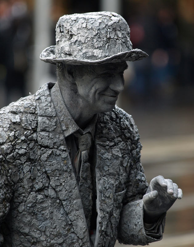 GA180633.jpg - Melbourne busker