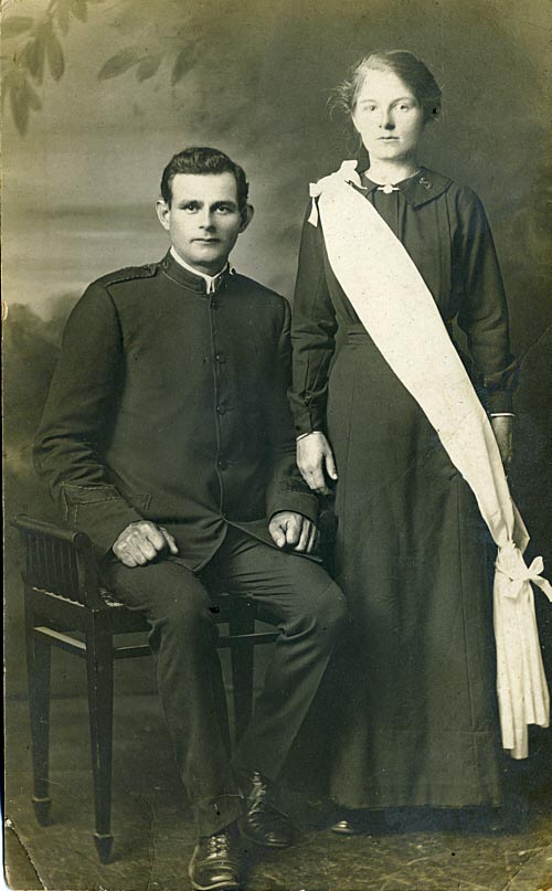 www.ayton.id.au_gary_genealogy_images_1915_hutchessonoliver_bess.jpg