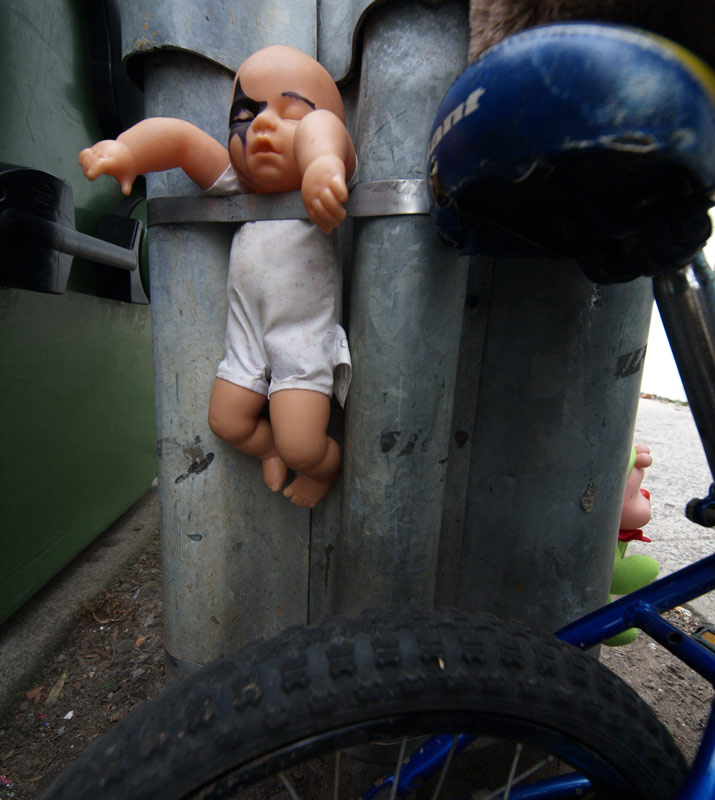 GA066234.jpg - dejected ...  unwanted ... what's to become of me?