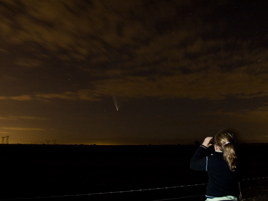 www.ayton.id.au_gary_photos_astronomy_ga_cometmcn_20070124_g.jpg www.ayton.id.au_gary_photos_astronomy_ga_cometmcn_20070124_g.jpg
